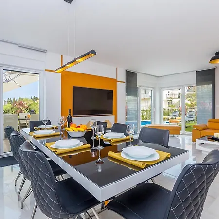 וילה Modern With Heated Pool, Hot Tub And Sauna *