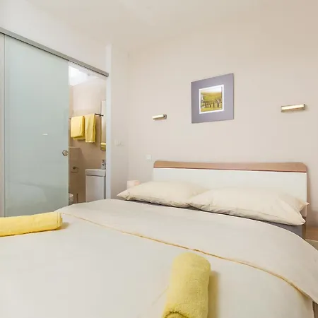 Modern With Heated Pool, Hot Tub And Sauna וילה *