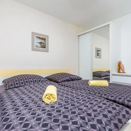 וילה Modern With Heated Pool, Hot Tub And Sauna