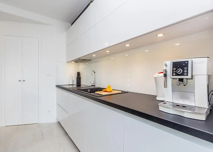 Modern With Heated Pool, Hot Tub And Sauna Villa *