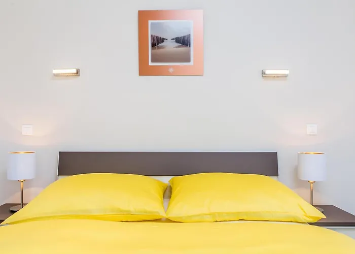 Modern With Heated Pool, Hot Tub And Sauna Villa Malinska