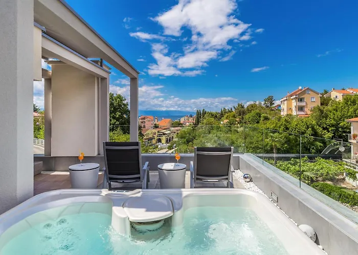 Modern With Heated Pool, Hot Tub And Sauna * Malinska