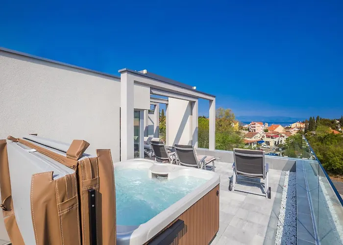 Villa Modern With Heated Pool, Hot Tub And Sauna Malinska