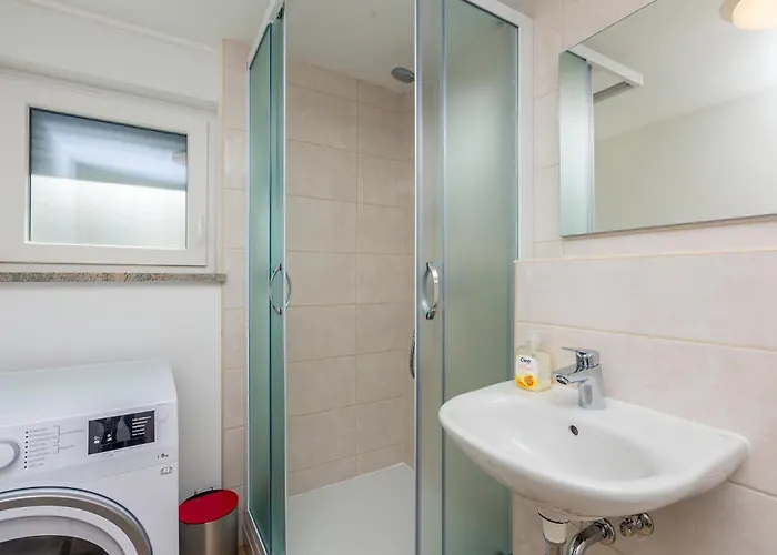 Villa Modern With Heated Pool, Hot Tub And Sauna *