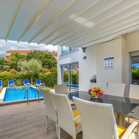 Vila Modern With Heated Pool, Hot Tub And Sauna *
