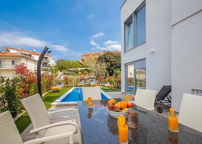 Modern With Heated Pool, Hot Tub And Sauna * Malinska