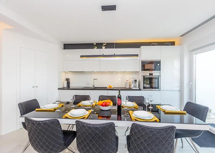 Modern With Heated Pool, Hot Tub And Sauna * Malinska