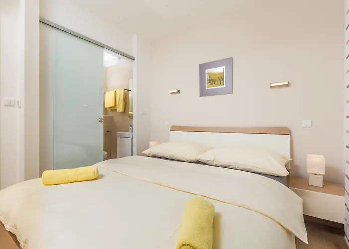 Modern With Heated Pool, Hot Tub And Sauna Villa *