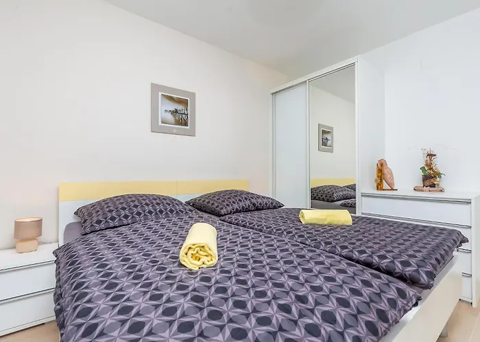 Villa Modern With Heated Pool, Hot Tub And Sauna