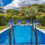 Villa Modern With Heated Pool, Hot Tub And Sauna Malinska