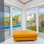 Modern With Heated Pool, Hot Tub And Sauna Villa