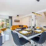 Villa Modern With Heated Pool, Hot Tub And Sauna