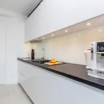 Modern With Heated Pool, Hot Tub And Sauna Villa *