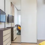 Modern With Heated Pool, Hot Tub And Sauna