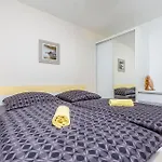 Villa Modern With Heated Pool, Hot Tub And Sauna