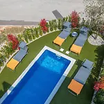 Modern With Heated Pool, Hot Tub And Sauna Malinska