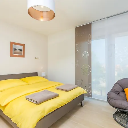 Modern With Heated Pool, Hot Tub And Sauna Villa Malinska