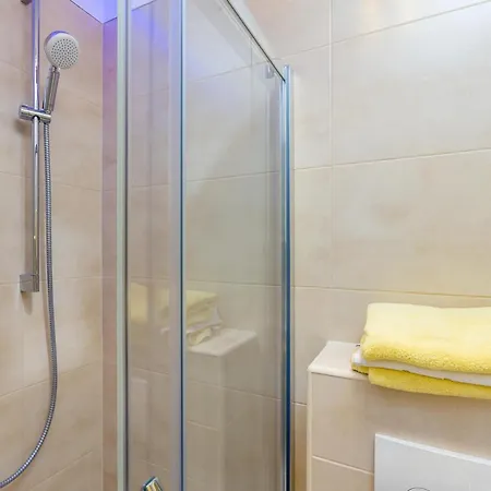 Modern With Heated Pool, Hot Tub And Sauna Villa *