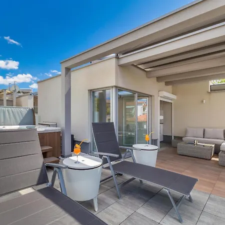 Modern With Heated Pool, Hot Tub And Sauna Villa *