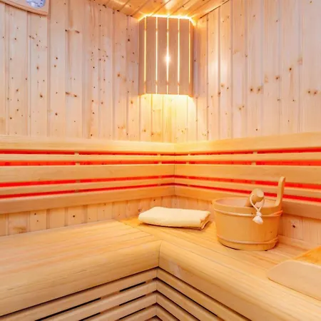 Modern With Heated Pool, Hot Tub And Sauna Villa Malinska